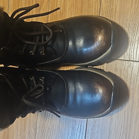 Soft Moc Vegan Waterproof Boots - Picture 8 of 8